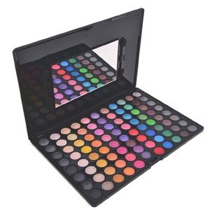 Eye shadow- smoky, NIB